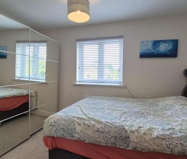 4 bedroom end of terrace house to rent - Photo 3