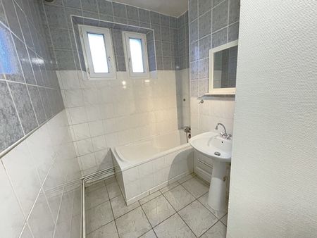 Location Appartement 4 pièces 74m² - Photo 5