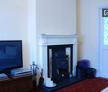 Wonderful room in shared apartment in Dun Laoghaire, Dublin - Photo 1