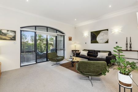 5 Tallow Tree Crescent, Subiaco - Photo 2