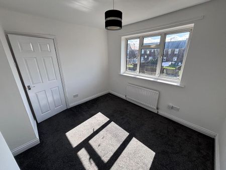 3 bedroom semi-detached house to rent - Photo 4