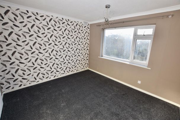 Bowfell Close, Nod Rise, Mount Nod, Coventry, CV5 7JN - 2 Bedroom Top Floor Flat - Photo 1