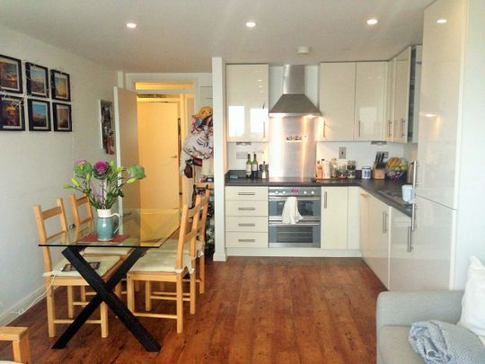 2 Bed Flat, Ramsgate Street, E8 - Photo 1