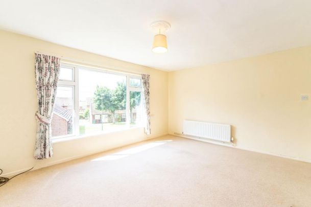 2 bedroom apartment to rent Gilbert Road, Chichester, PO19 - Photo 1