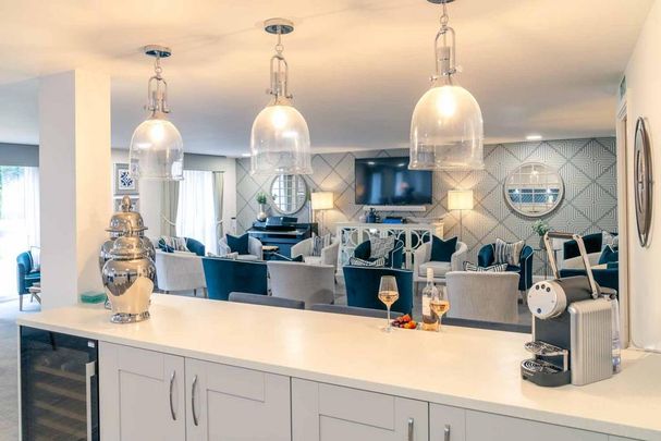 2 bedroom retirement property to rent - Photo 1