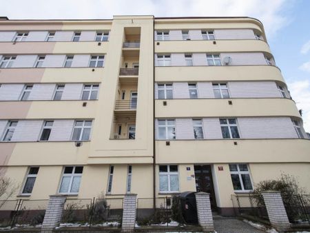 Pronájem bytu 2+1 64 m2 - Fotografie 3