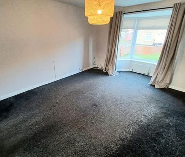 3 bedroom end of terrace house to rent - Photo 2