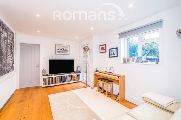 4 bedroom semi detached to rent - Photo 1