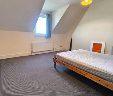 1 bedroom in a house share to rent - Photo 4