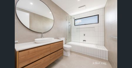 Executive Residence with Attention to Detail - Photo 4