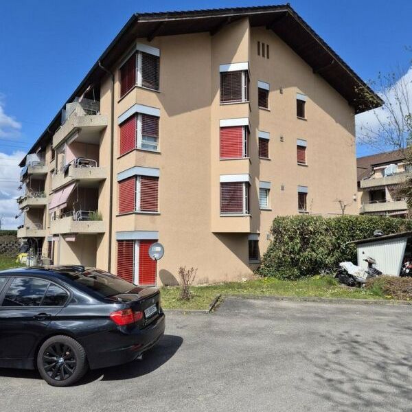 BÖSINGEN (FR) - 2.5 Zimmerwohnung im Erdgeschoss - Foto 1