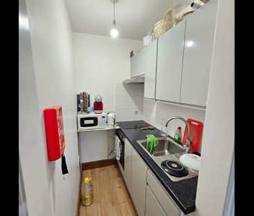 Studio Flat, London, NW11 - Photo 4