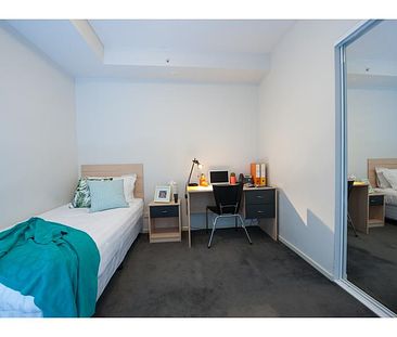 Melbourne | Student Living on Lonsdale | 2 Bedroom Apartment – Small High Level - Photo 1