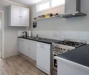 Cosy and conveniently located - Photo 3