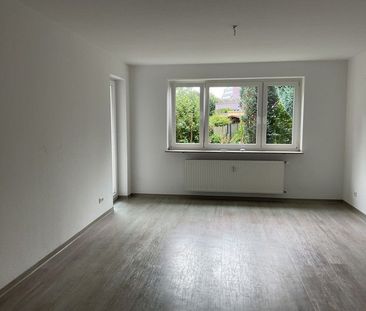 Helle sonnige 3 Zimmer Wohnung mit Blick ins Grüne ! - Foto 1