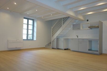 Location Appartement 4 pièces 95m² NIMES 30000 - Photo 3