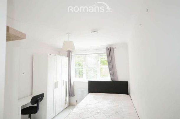 Earls Lane, Cippenham, SL1 - Photo 1