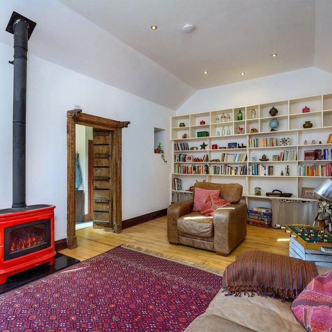 4 bedroom detached house to rent - Photo 1