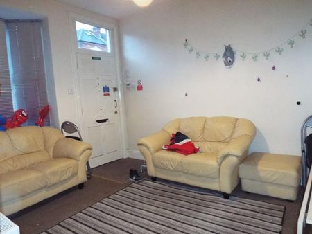 4 bedroom terraced house to rent - Photo 5