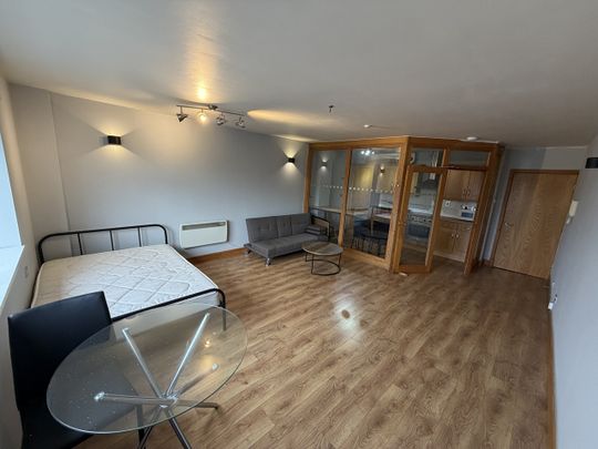 Studio Flat, Seymour Grove, M16 - Photo 1