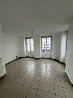 Location Appartement 3 pièces 77m² ST CHAMOND 42400 - Photo 1