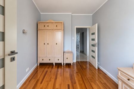Ładne mieszkanie z ogródkiem i garderobą – zdjęcie 5