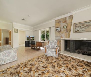 ACREAGE LIFESTYLE IN PRIME RABY LOCATION !!! - Photo 2