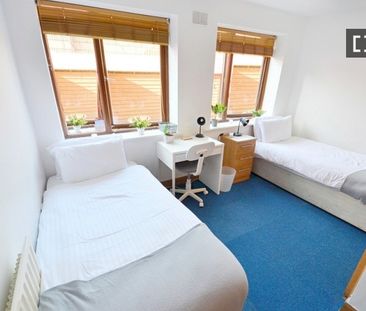 Bed to rent in flat with 4 bedrooms in Stoneybatter, Dublin - Photo 5