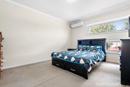 LOW MAINTENANCE LIVING! - Photo 2