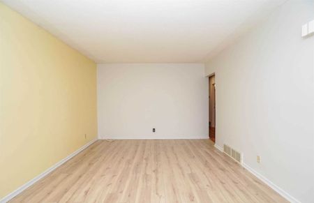 For Lease - 1385 Park Road Unit# Main, Oshawa, Ontario - Photo 3