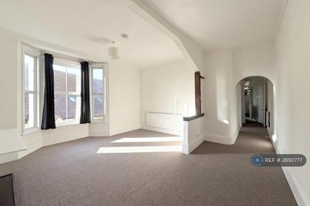 2 bedroom maisonette to rent - Photo 4