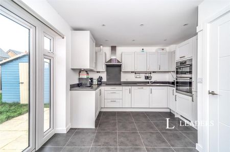 3 bedroom semi-detached house to rent - Photo 5