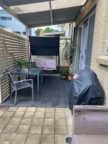 The Entrance - Photo 5