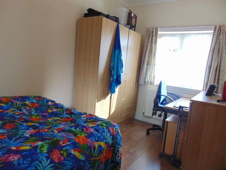 7 bedroom semi-detached house to rent - Photo 2