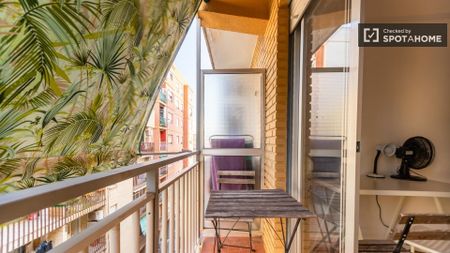 valencia, Valencian Community 46022 - Photo 3