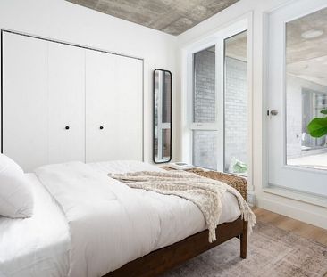 2350 Rue Saint-Patrick, Montréal, QC - Photo 2