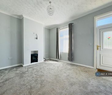 2 bedroom terraced house to rent - Photo 4