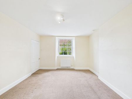 4 bedroom detached house to rent - Photo 4