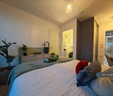 2 bedroom penthouse to rent - Photo 6