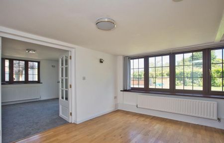 3 bedroom detached house to rent - Photo 3