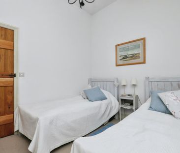 Front Street - Photo 6