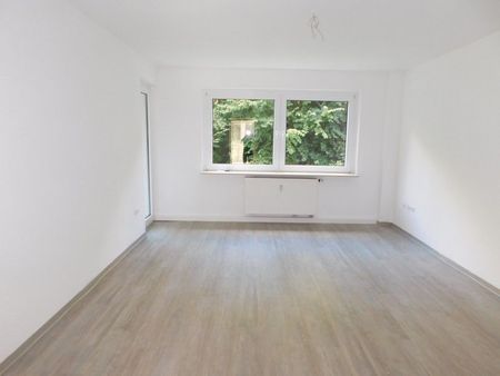 Modernisierte 3-Zimmer-Erdgeschosswohnung mit Balkon! - Photo 3