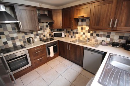 Room 5, 12 Malone Avenue, Belfast, BT9 6ER - Photo 3