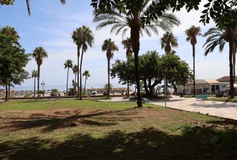 Atico tipo duplex en el corazón de La Carihuela (DISPONIBLE DESDE SEPTIEMBRE DE 2026) – tor487jv