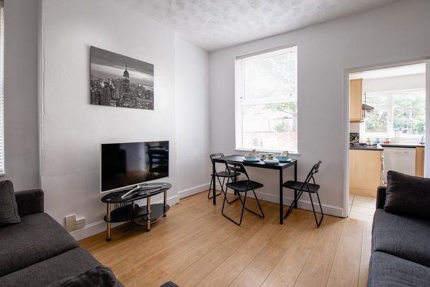 5 bedroom semi-detached house to rent - Photo 1