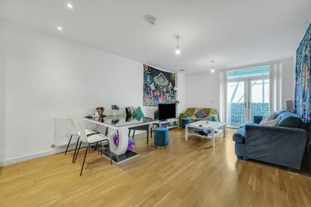 Lakeside Drive, NW10, London - Photo 4
