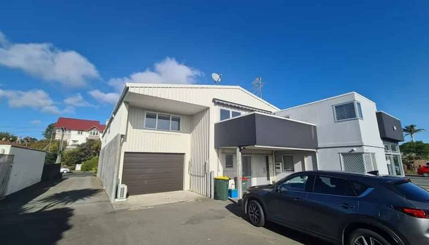 CITY CENTRE - 3 BEDROOMS - Photo 1