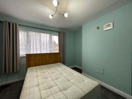 3 bedroom semi-detached house to rent - Photo 5