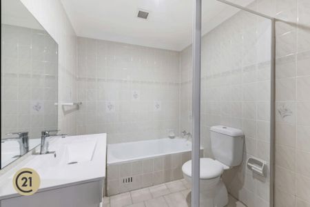 Spacious & Freshly Updated 3-Bedroom Townhouse in a Quiet Complex - Photo 3