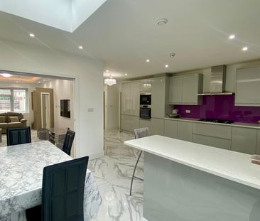 5 Bed Semi-Detached House, Fairmead Road, CR0 - Photo 3